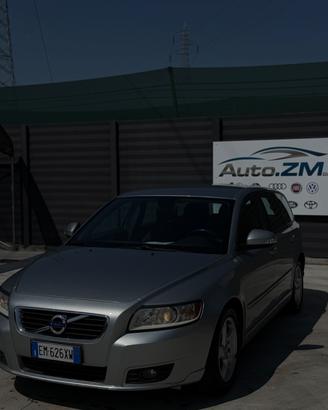 Volvo V50 D2 R-design