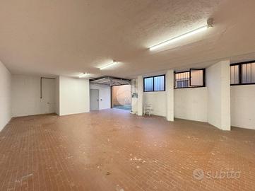 MAGAZZINO A BERLINGO