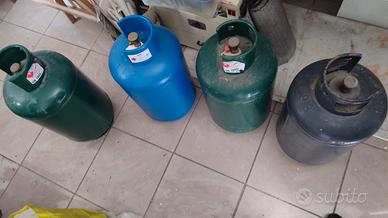 4 bombole per  GPL / Propano da 15 kg  vuote
