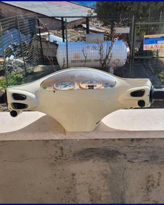 Manubrio Vespa ET2 — unità guida in stato presente