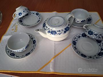  4 tazze da te con teiera  bianche e blu  