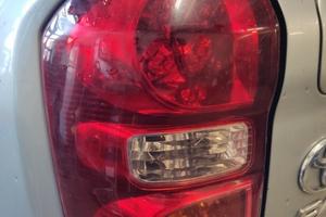 Fanale posteriore sinistro TOYOTA RAV 4 del 2004