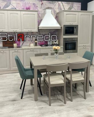 Cucina lineare completa di elettrodomestici