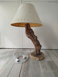 Lampada  artigianale in legno