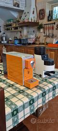 macchina caffè capsule e macinacaffe professionale