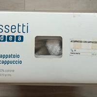 ACCAPPATOIO CON CAPPUCCIO