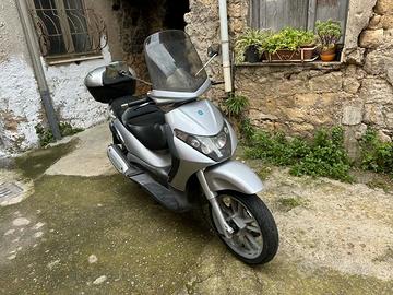 Piaggio Beverly 250