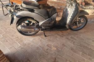 scarabeo 125