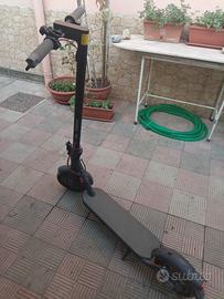 monopattino Xiaomi Electric scooter 4