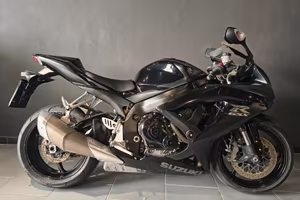 Suzuki GSX R 750 OPERAZIONE 50%