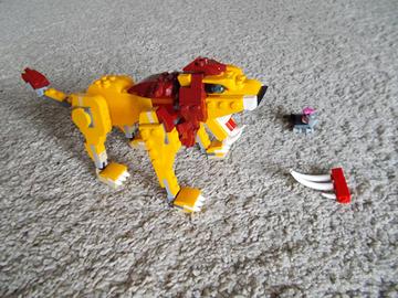 LEGO Creator 31112 — Leone selvatico — Completo