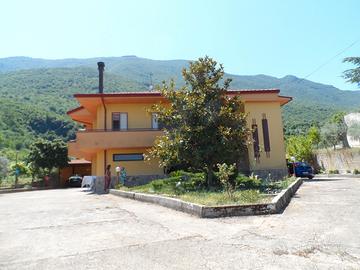 Casa indipendente con terreno Solopaca (BN)