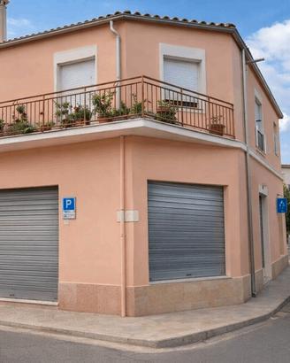 Ales - stabile bilivelli appartamento e locale