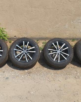 Gomme 4 stagioni + cerchi in lega