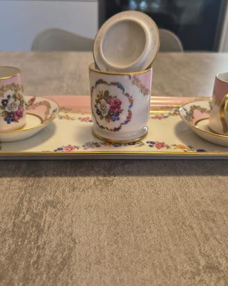 Set da caffè in porcellana con dettagli oro