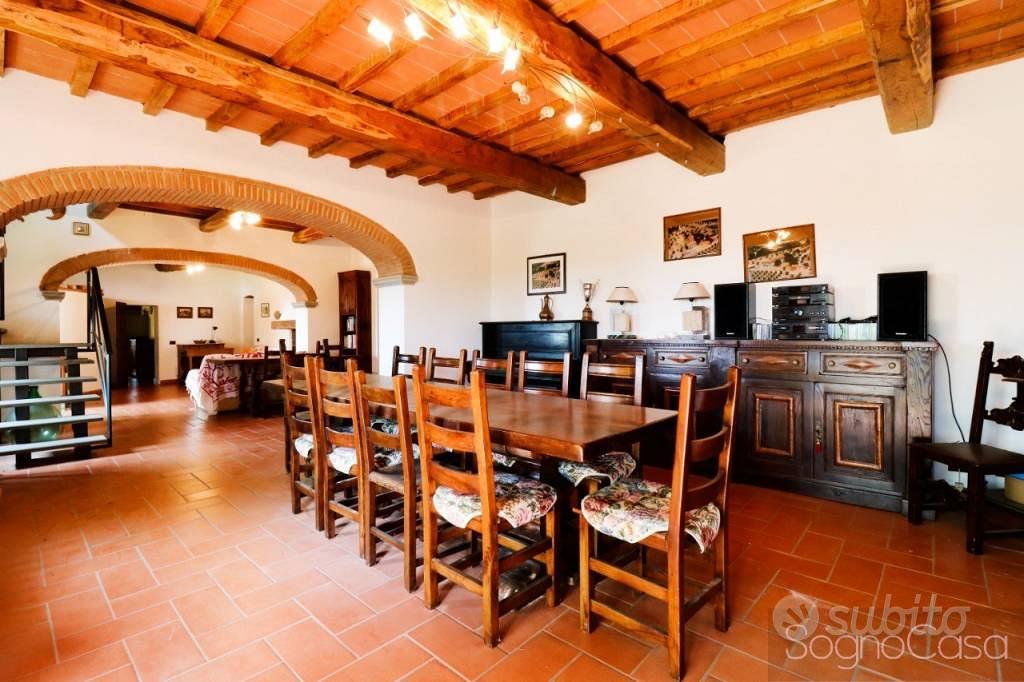 Rustico / Casale di 601 m² con più di 5 locali e p - Vista 3