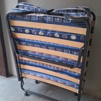 Letto pieghevole con materasso e ruote-salvaspazio