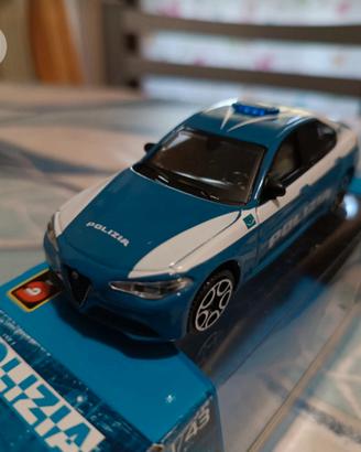 Alfa Giulia Polizia 1/43 Burago 