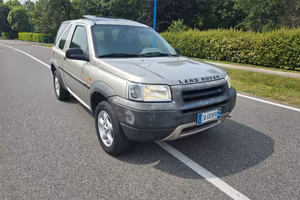 LAND ROVER FREELANDER 2.0 TD4 HARDBACK