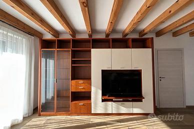 Mobile da soggiorno Besana in ciliegio