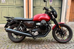 Moto Guzzi V7 III Stone 2020