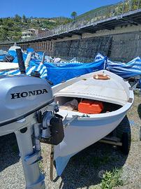 gozzo con motore fuoribordo
