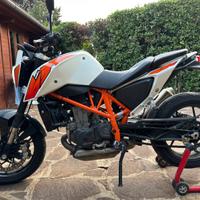KTM 690 Duke 2015 – 21.300 km – LED – Gomma nuova