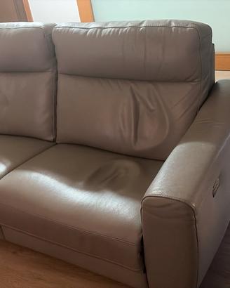 Divano Poltronesofà in pelle meccanismo elettrico 