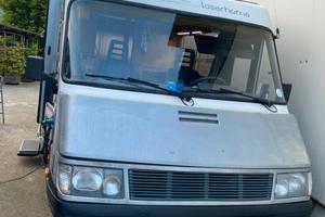 Camper motorom