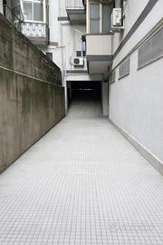 Vendisi deposito carrabile