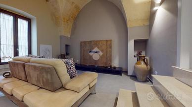 3 LOCALI A ORIA