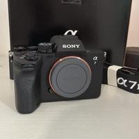 Sony A7 IV + Sony FE 28-70mm f/3.5-5.6 OSS + borsa