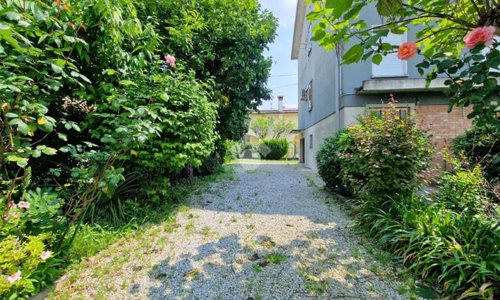 BIFAMILIARE A TREVISO