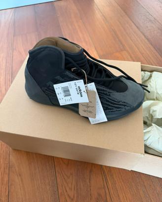 Yeezy qtm