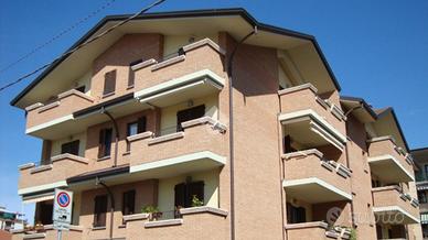 2 LOCALI A SENAGO