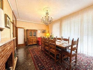 Appartamento di 156 m² con più di 5 locali e box a