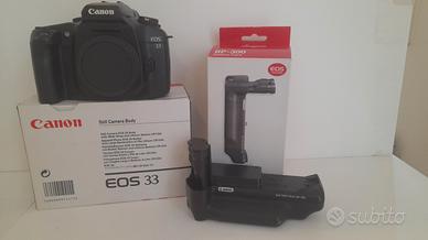 CANON EOS 33 BODY CON OMAGGIO BP 300.