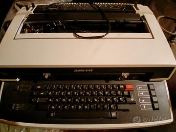 Macchina da scrivere ADLER