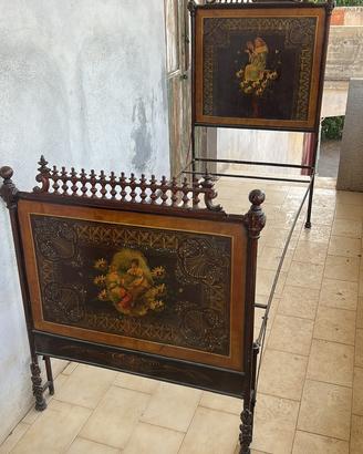 Coppia di letti singoli fine 800 in legno decorato