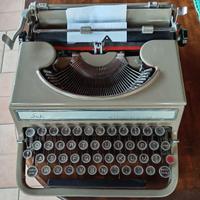 Macchina da scrivere Olivetti Studio 