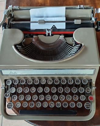Macchina da scrivere Olivetti Studio 