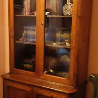 Credenza / libreria con ante in vetro e legno