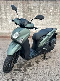 YAMAHA XENTER 125 Verde opaco cerchi neri