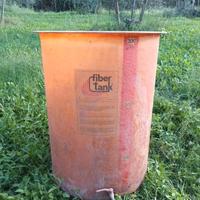 Tino in vetroresina  300 L.