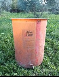 Tino in vetroresina  300 L.