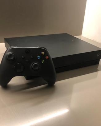 Xbox one x con controller e filo
