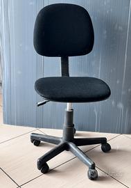 Sedia girevole con rotelle