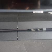 Playstation 4 con 2 joistick e vari giochi 