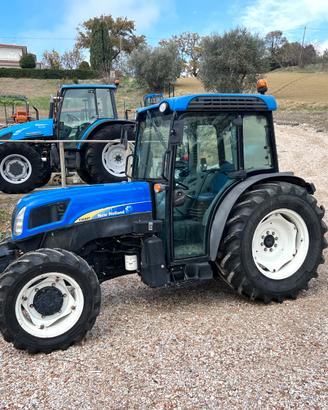 New Holland T4060F trattore