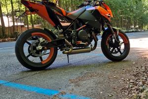 ktm duke 690 
